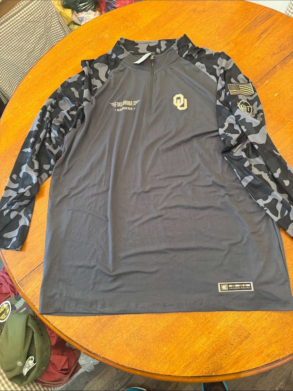 Colosseum Men's Black with Gray Camo Long Sleeve Pullover xxxl military appre